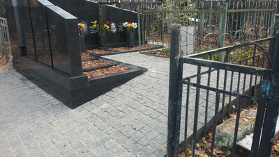 Укрытие большой площади гранитной брусчаткой из диабаза